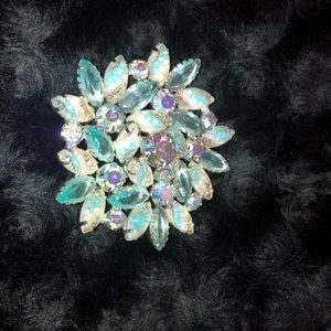 Light blue brooch pin